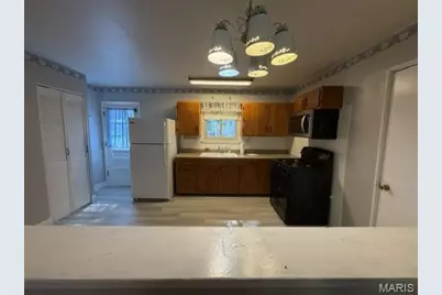 660 Central Parkway, Florissant, MO 63031 - Photo 3