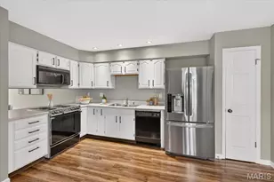 12725 Bennington Common Ln, Saint Louis, MO 63146 - Photo 9