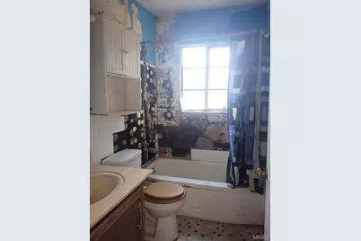 1900 Hildred, Saint Louis, MO 63136 - Photo 9