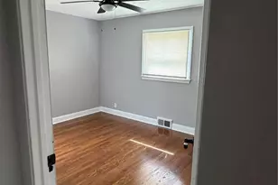 905 Delaird Dr, Bellefontaine Neighbors, MO 63137 - Photo 15