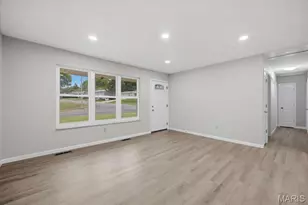 637 Norma Dr, Saint Charles, MO 63301 - Photo 3