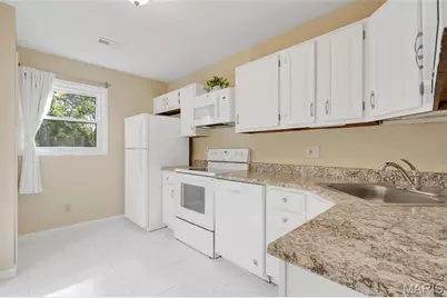 9026 W Swan Circle, Brentwood, MO 63144 - Photo 13