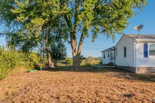 22 Gnade Rd, Elsberry, MO 63343 - Photo 9