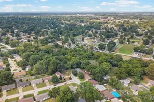 2643 Wessex Dr, Saint Louis, MO 63125 - Photo 33