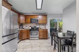 2643 Wessex Dr, Saint Louis, MO 63125 - Photo 7