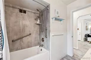 10227 Burdeau Ln, Overland, MO 63114 - Photo 21