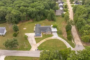28 Hawthorne Dr, Warrenton, MO 63383 - Photo 5