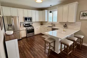 2811 Barrett Pines Ln, Des Peres, MO 63021 - Photo 5