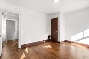 6908 Robbins Ave, Saint Louis, MO 63133 - Photo 9