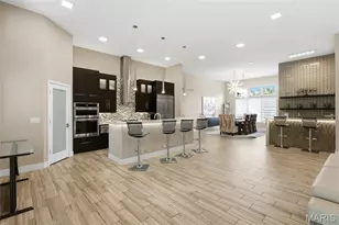 10147 Fieldcrest Ln, Saint Louis, MO 63124 - Photo 13