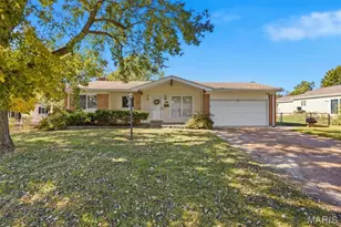 540 Coachway Ln, Hazelwood, MO 63042 - Photo 1