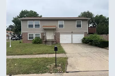 6113 Lake Paddock Drive, Florissant, MO 63033 - Photo 1