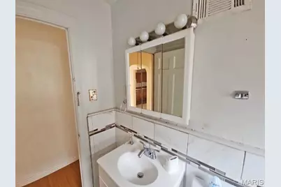 8729 Acacia Drive, Jennings, MO 63136 - Photo 11