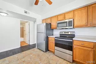 10017 Chardin Way, Saint Louis, MO 63128 - Photo 15