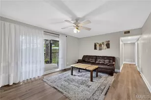 10018 Bunker Hill Dr, Saint Louis, MO 63123 - Photo 7