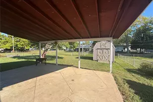2250 Flight Dr, Florissant, MO 63031 - Photo 9