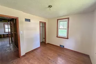 1572 Farmview Ave, Saint Louis, MO 63138 - Photo 3
