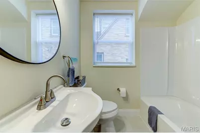 669 Bellsworth Drive, Saint Louis, MO 63125 - Photo 17