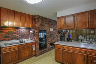 12901 Mohawk Dr, De Soto, MO 63023 - Photo 13