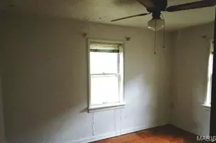 7404 Hillsdale Dr, Saint Louis, MO 63121 - Photo 9