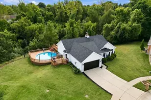 4919 Jamestowne Ridge Ct, Florissant, MO 63033 - Photo 3