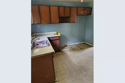 953 Clearfield Drive, Ferguson, MO 63135 - Photo 7