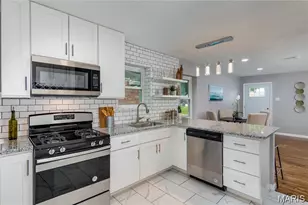 7912 Pembroke Dr, Affton, MO 63123 - Photo 9