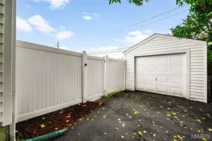 7912 Pembroke Dr, Affton, MO 63123 - Photo 27