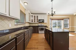 1615 Wainscott Ct, O'Fallon, MO 63366 - Photo 5