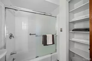 10421 Briarbend Dr Dr, Saint Louis, MO 63146 - Photo 23