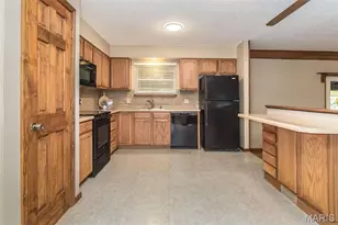 357 Beaver Lake Dr, Saint Charles, MO 63303 - Photo 11
