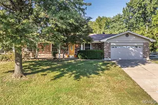 357 Beaver Lake Dr, Saint Charles, MO 63303 - Photo 1
