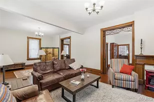 711 N 5th St, Saint Charles, MO 63301 - Photo 15