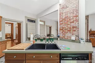 711 N 5th St, Saint Charles, MO 63301 - Photo 31