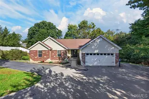 1004 Sulphur Spring Rd, Manchester, MO 63021 - Photo 1