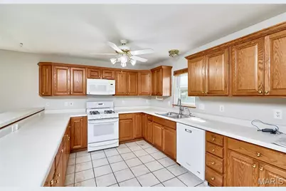 9139 E Milton Avenue, Saint Louis, MO 63114 - Photo 13