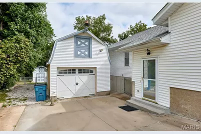 9139 E Milton Avenue, Saint Louis, MO 63114 - Photo 35