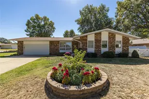 3 Oakwood Dr, Saint Genevieve, MO 63670 - Photo 3