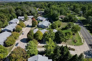 2902 Oakmont Dr, Saint Charles, MO 63301 - Photo 25
