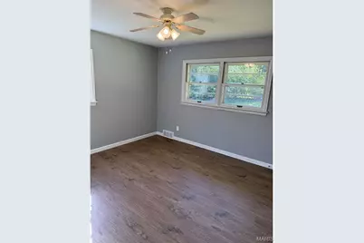 250 W Saint Anthony Lane, Florissant, MO 63031 - Photo 5