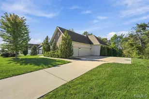 117 Trail Creek Ct, Saint Charles, MO 63304 - Photo 3