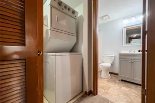 1912 Marine Terrace Dr, Saint Louis, MO 63146 - Photo 13
