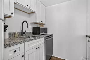 1045 Mersey Bend Dr, Saint Louis, MO 63129 - Photo 15
