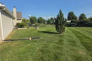 1062 Highland Estates Dr, Wentzville, MO 63385 - Photo 3