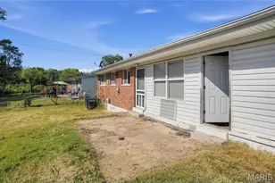 2246 Hudson Rd, Saint Louis, MO 63136 - Photo 3
