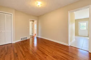 404 W Olive St, Palmyra, MO 63461 - Photo 11