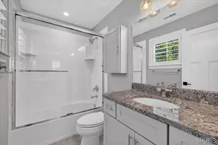 944 N Harrison Ave, Kirkwood, MO 63122 - Photo 23