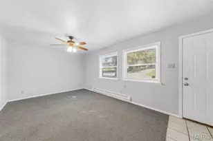 7639 Hazelcrest Dr, Hazelwood, MO 63042 - Photo 5