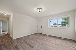 247 Martigney Dr, Saint Louis, MO 63129 - Photo 7