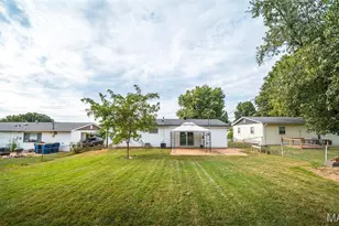 247 Martigney Dr, Saint Louis, MO 63129 - Photo 27